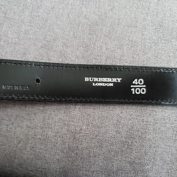 Classic Burberry Belt - Picture 3 of 6